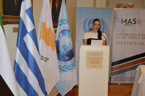 ΚΟΠΕΛΑ ΑΠΟ ΝΤΟΥΜΠΑΙ 1